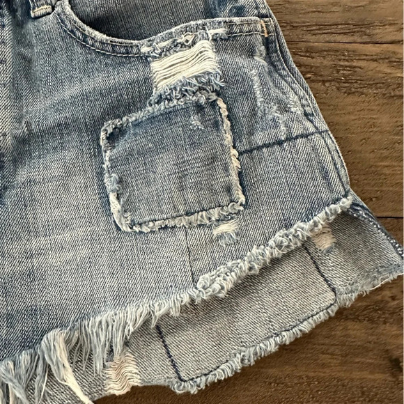 Abercrombie & Fitch Womens size 2/26 High Rise Cutoff Jean Shorts Patches Light - Picture 9 of 10